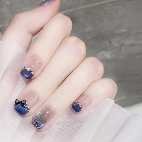 Uñas Postizas Francesas Azul Ojo De Gato Plástico ABS Degradado Aurora Brillo Con Decoración Lazo 3D Perla Artificial Diamante De Imitación