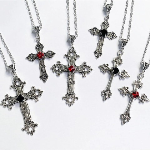 Gothic Cross Pendant Necklace Vintage Alloy Rhinestone Retro Floral Pattern Unisex Fashion Jewelry Accessory