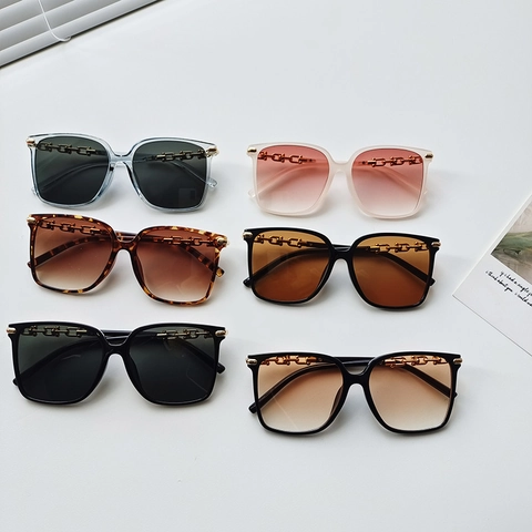Oversized Square Sunglasses For Women Fashion Resin Frame With Metal Chain Detail Luxury Retro UV400 Protection