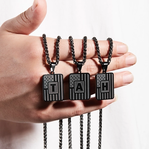 Collana Ciondolo Lettera Iniziale Acciaio Inossidabile Nero Piastrina Militare Quadrata Motivo Bandiera Americana Punk Hip Hop