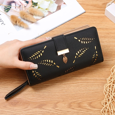 Damen Geldbörse Lang PU Leder Hohlblatt Design Metallanhänger Clutch Bifold Kartenhalter Mit Handschlaufe