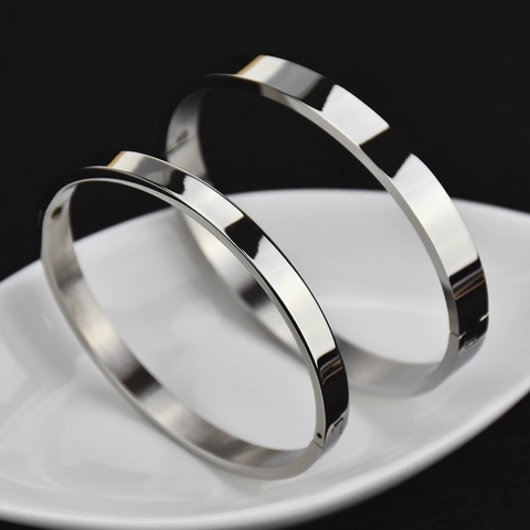 Minimalist Polished Titanium Steel Bangle For Women Men Plain Mirror Finish Oval Cuff Bangle Couple Fashion Jewelry Gift