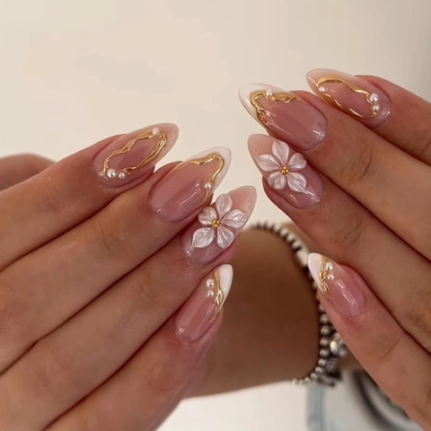 Uñas Press On Forma Almendra Francesa 3D Flor Blanca Perla Artificial Línea Dorada Rosa Nude Uñas Postizas Para Mujeres Elegante