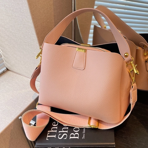 Women Chic PU Leather Lychee Grain Bucket Bag Fashionable Handheld Crossbody Purse With Wide Strap Gold Hardware