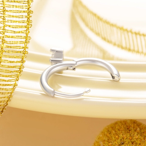 Minimalistische Huggie Hoop Oorbellen Met Zirkoon Koper Eenvoudige Zoete Stijl Voor Dames Verzilverde Sieraden