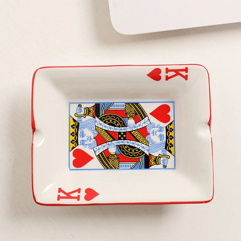 Kreative Spielkarten Keramik Aschenbecher Poker König Design Desktop Zigarettenhalter Home Office Bar Dekorative Schale