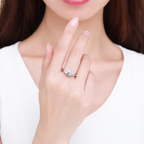 Eleganter 925 Sterlingsilber Drei-Steine-Zirkonia Ring Für Damen Luxus Rundschliff Zirkonia Eingelegt Hochzeit Fingerring Schmuck