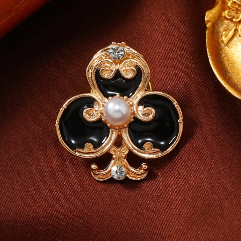 Spilla in Lega di Zinco Vintage Poker Cuore Fiori Con Perla Artificiale Strass Creativa Donna Uomo Spilla per Colletto Gioielli