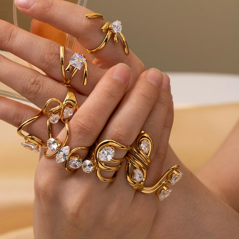 Anello In Zircone Geometrico Irregolare Acciaio Inossidabile Placcato Oro 18K Impermeabile Gioielli Ipoallergenici Donna