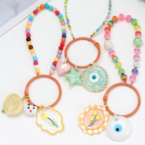 Porte-clés en Perles Colorées Vibrantes Avec Pendentif en Acrylique Cœur Étoile Mauvais Œil Fleur Accessoire de Sac Style Dopamine pour Hommes Femmes