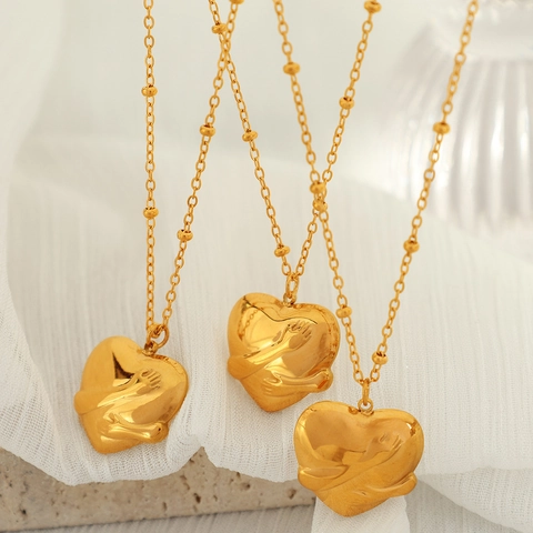 3D Hugging Heart Pendant Necklace Stainless Steel 18K Gold Plated Bead Chain Jewelry For Women Fashion Accessory Gift