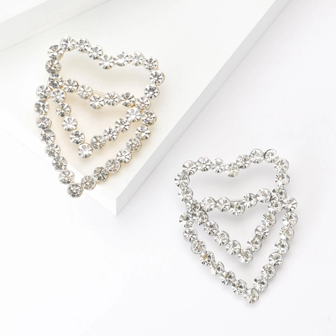 Broche Cœur Ajouré en Strass Élégante pour Femmes en Alliage Incrusté de Cristal Épingle de Revers Bijoux de Mode