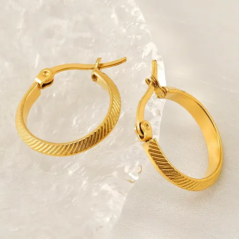 Hoop Ohrringe Edelstahl 18K Vergoldet Diagonale Streifentextur Geometrischer Modeschmuck Geschenke Für Frauen