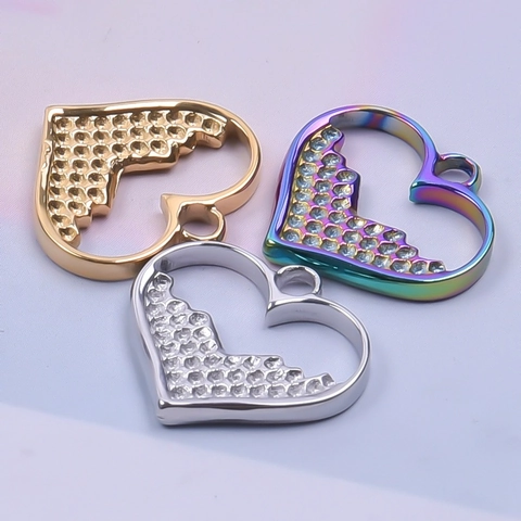 Colgante De Corazón De Acero Inoxidable Hueco Texturizado Chapado En Oro Arcoíris Dije Strass Para Joyería DIY