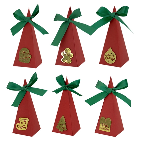 Cajas De Dulces De Navidad Caja De Regalo Pirámide Papel Rojo Triangular Con Cinta Verde Etiquetas Doradas Fiesta Vacaciones
