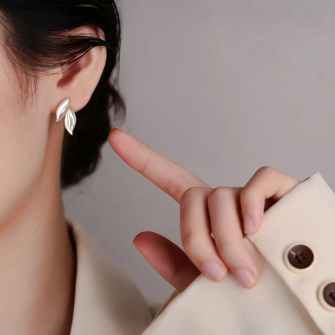 S925 Sterling Silver Post Blue Leaf Drip Enamel Stud Earrings For Women Sweet Small Fresh Gold Copper Plant Ear Jewelry