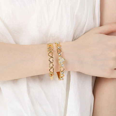Bracciale Rigido A Cuore Acciaio Inossidabile Placcato Oro Con Strass Intarsiati Gioielli Di Moda Di Lusso Per Donna
