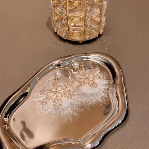 Alloy Schneeflocken Ohrhänger Mit Künstlicher Künstliche Perle Strass Künstlichem Fellknäuel Und Silbernem Ohrstecker Winter Weihnachtsschmuck