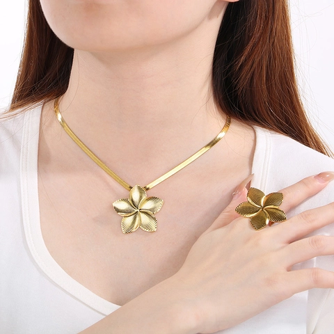 Vintage Roestvrij Staal Bloemige Kunstparel Ketting Oorbellen Ring Voor Vrouwen Retro Holle Bloem Sieraden Accessoires