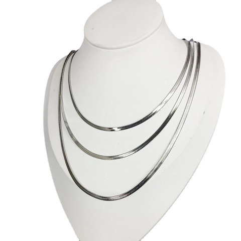 Dreilagige Gliederkette Titanstahl Flache Schlangenknochenkette Clavicle Chain Retro Einfacher Stil Für Frauen