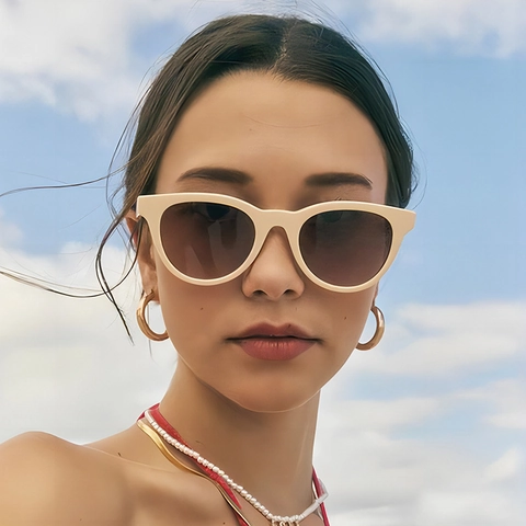 Lunettes De Soleil Femmes Mode Vintage Oeil De Chat Monture PC Protection UV400 Extérieur Street Style Voyage