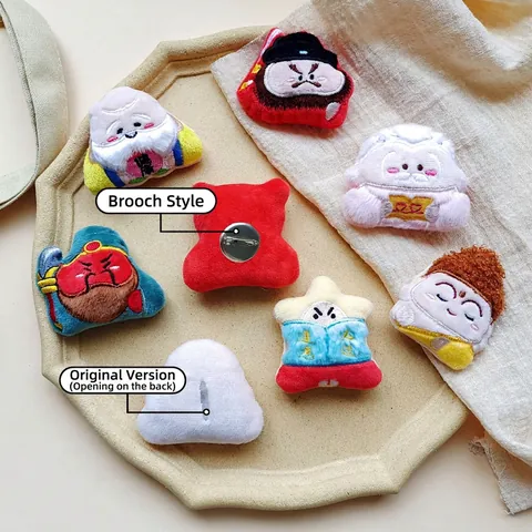 Spilla In Peluche Cartone Animato Ricamo Divinità Cinese Tradizionale Decorazione Per Vestiti Borsa DIY