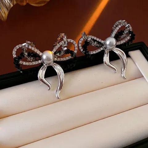 Orecchini A Fiocco Lega Strass Perla Artificial Nera Con Perno In Argento Stile Vintage Di Lusso Per Donna
