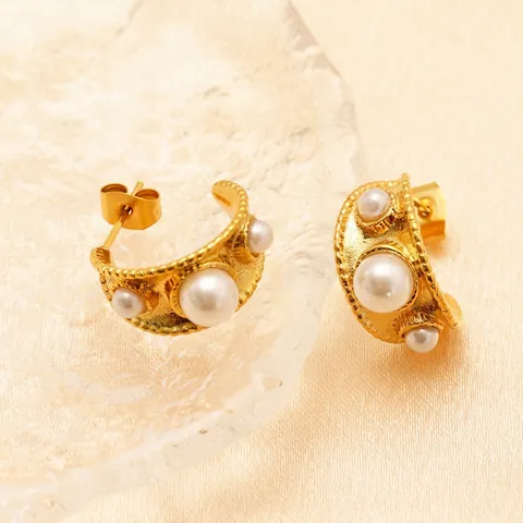 C Shaped Stud Earrings Stainless Steel 18K Gold Plated Three Artificial Pearls Hammered Texture Vintage Elegant Women Jewelry