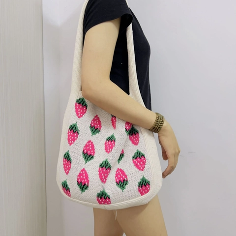 Women Knit Shoulder Bag Polyester Knitted Strawberry Pattern Tote Handbag Casual Woven Crochet Style Travel Shopping
