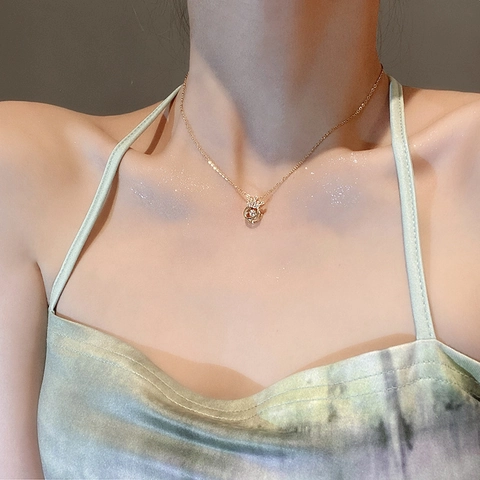 Krone Anhänger Halskette Titanstahl Vergoldet Tanzender Zirkon Schlüsselbeinkette Modeschmuck Für Frauen