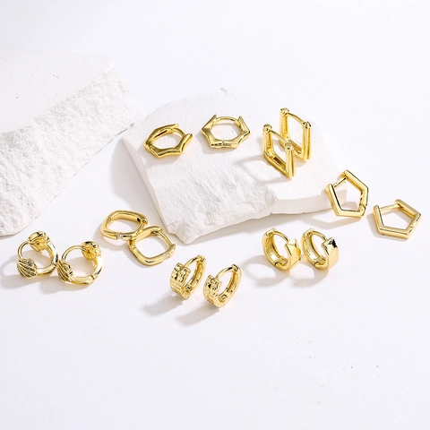 Geometrische Huggie Hoop Ohrringe 18K Vergoldet Kupfer Minimalistisch Winziger Nischenstil Schmuck Für Frauen