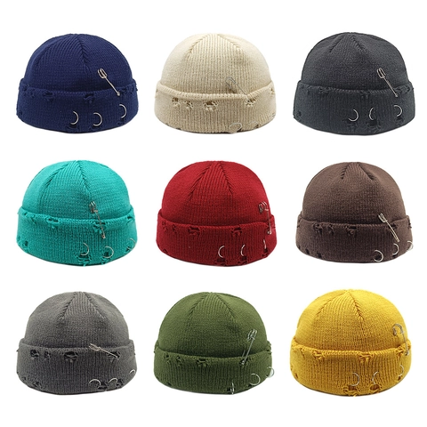 Berretto In Maglia Distressed Con Anelli Di Metallo E Spilla Da Balia Streetwear Punk Docker Cap Acrilico Caldo