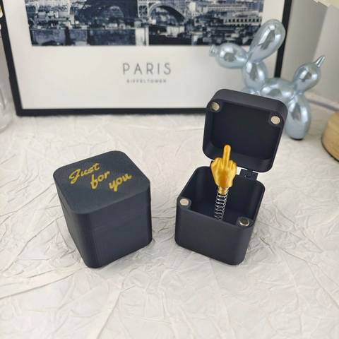 Middelvinger In Een Doos Creatief Fopdoos Novelty Gag Cadeau 3D Geprint Plastic Bureau Speelgoed Met Veer Gebaar Verrassing