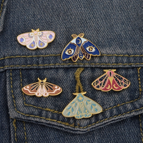 Spilla Farfalla Smalto Lega Pin Mistico Stella Luna Celeste Insetto Distintivo Gioielli Decorativi Per Giacca Di Jeans