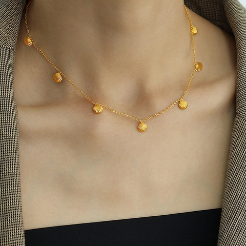 Collier Pendentif Coquillage Style Cour Française Plaqué Or 18K Acier Inoxydable Multi Charme Coquille Bijoux Élégants Femmes
