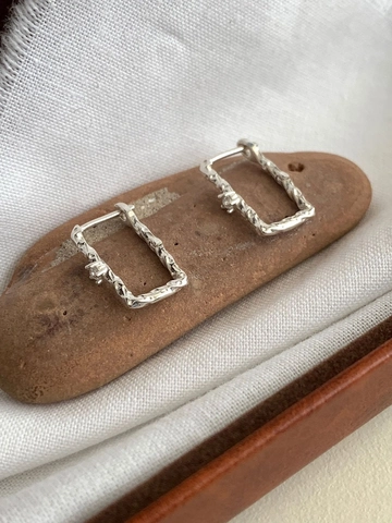 Orecchini a Cerchio Rettangolari in Argento Sterling 925 per Donna Design di Nicchia Trama Martellata Minimalista con Strass