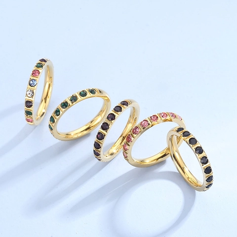 Anello Impilabile in Acciaio al Titanio Arcobaleno Strass per Donna Fascia Sottile da 3mm Colore a Contrasto Gioielli di Lusso