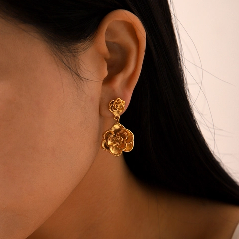Rose Flower Pendant Earrings 18K Gold Plated Stainless Steel 3D Camellia Stud Jewelry For Women Elegant Retro