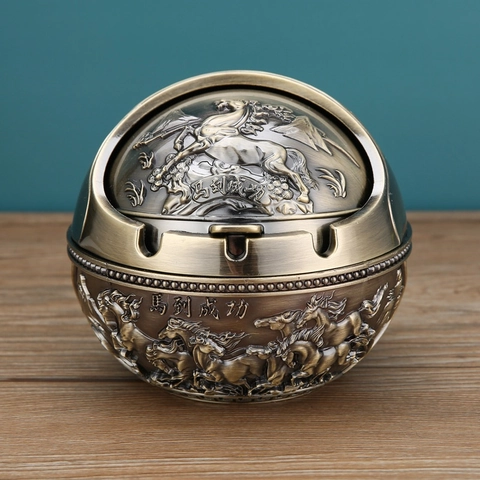 Vintage Metall Aschenbecher Mit Deckel Winddicht Kugelform Zinklegierung Reliefschnitzerei Tischplatte Dekorative Wohnkultur