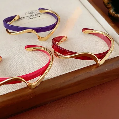 Double Layer Wavy Open Cuff Bracelet Alloy Acrylic Gold Plated Geometric Minimalist Fashion Jewelry For Women