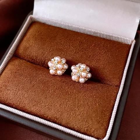 Alloy Flower Cluster Stud Earrings With Imitation Artificial Pearl And Rhinestone Elegant Fashion Women Jewelry Silver Earring Post