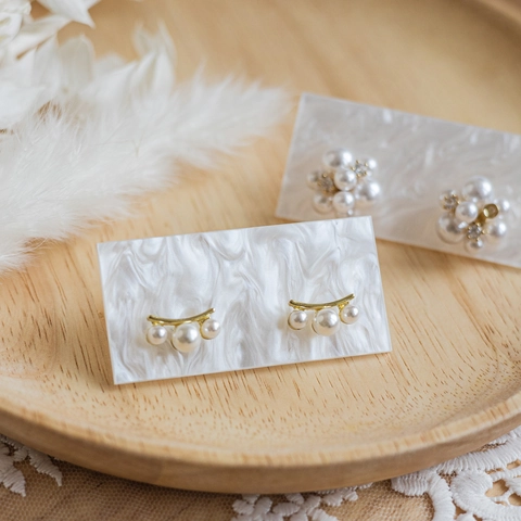 Cloud Pattern Earring Display Board Acrylic Jewelry Card Stand For Photography Props And Retail Stall Minimalist Nordic