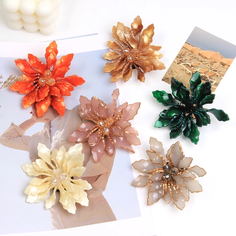 Elegant Acrylic Flower Brooch For Women Vintage Large Floral Corsage Pin For Wedding Party Stylish Fashion Accessories