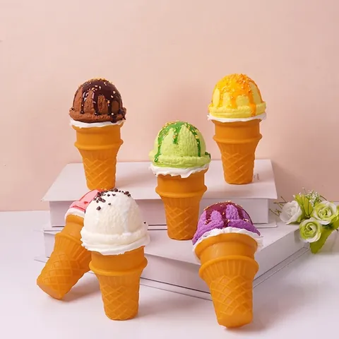 Giocattolo A Compressione A Forma Di Cono Gelato Simulazione Schiuma PU Crescita Lenta Modello Dessert Cibo Artificiale