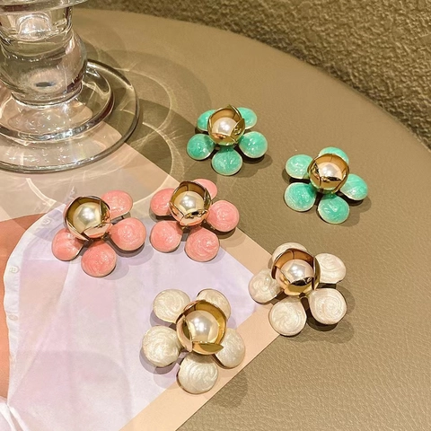 Vintage Camellia Flower Stud Earrings With Silver Earring Post Enamel Artificial Pearl Floral Earrings For Women
