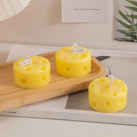 Cheese Scented Candle Realistic Swiss Cheese Shape Paraffin Wax Yellow Smokeless Decorative Candle For Home Birthday Gift