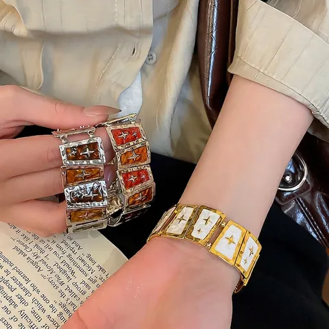 Pulsera Ancha De Aleación Retro Con Motivo De Estrella De Esmalte Brazalete Elástico Para Mujer Estilo Francés Vintage