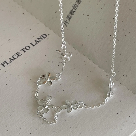 Collar De Plata De Ley 925 Con Pequeños Colgantes De Flores De Cinco Pétalos Joyería Floral Minimalista Para Mujer
