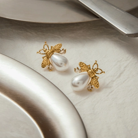 Edelstahl Biene Wassertropfen Künstliche Perlenohrringe Vergoldet Zirkonia Insekt Ohrstecker Für Damen Elegantes Schmuckdesign