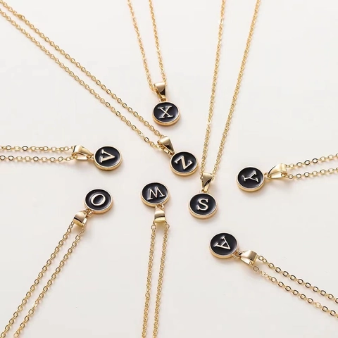 Collana Con Pendente Rotondo Iniziale Lega Smalto Nero Tono Oro Lettera Minimalista Moda Per Donne